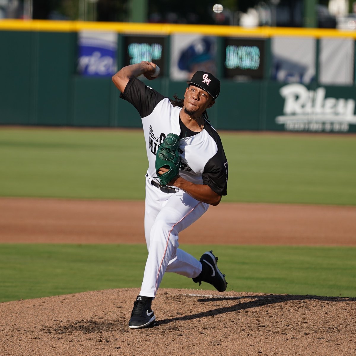 Oat Milker mound magic for Samuel Mejia in his Double-A debut! 💪

5.0 IP // 0 H // 0 R // 0 ER // 3 BB // 4 K