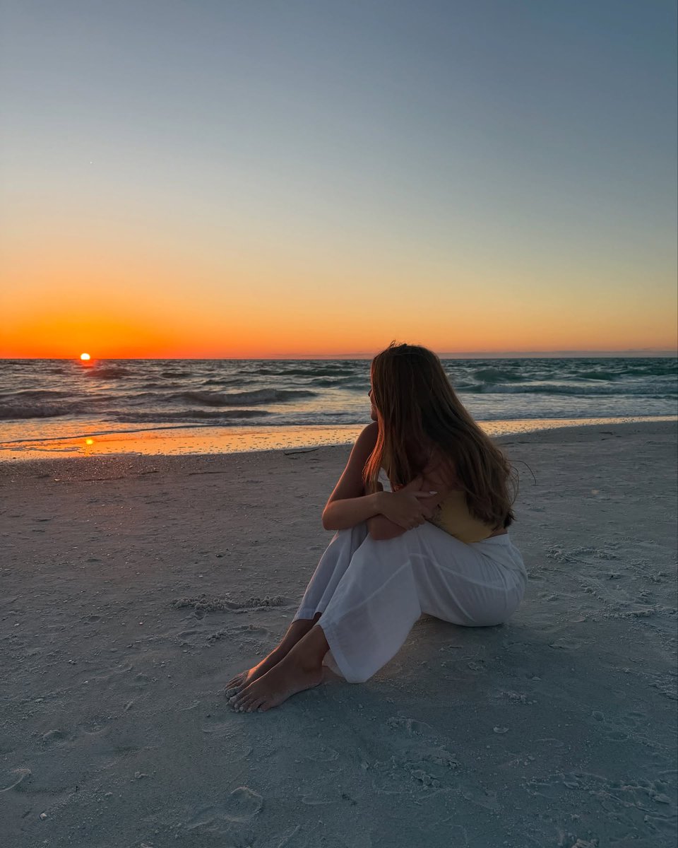 Pure island joy 🌅

[📸: IG/_lucy.johnson_]