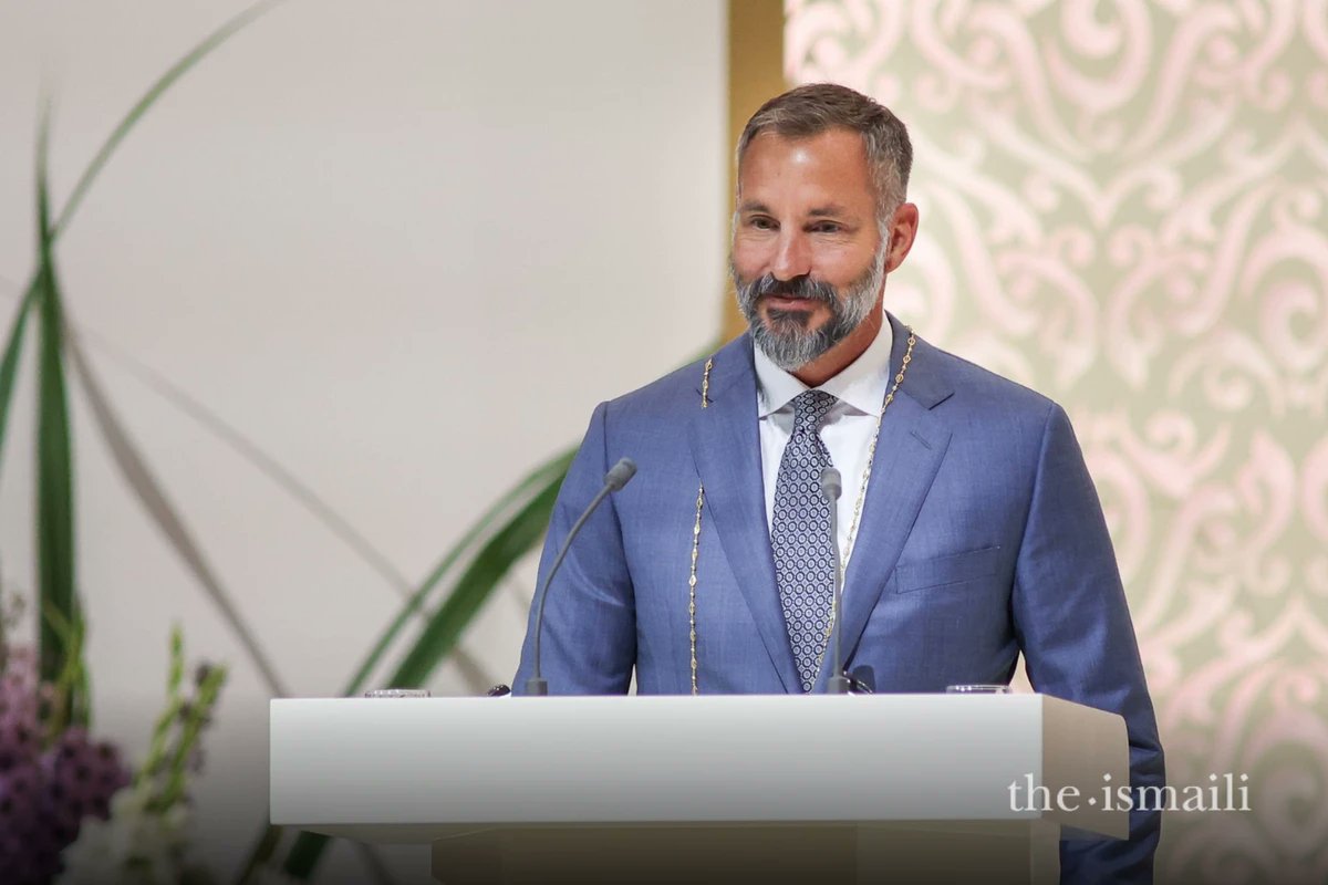 اللَّهُمَّ صل عَلَى مُحَمَّدٍ وَعَلَى آلِ مُحَمَّدٍ
Mawlana Hazar Imam Shah Rahim Al Hussaini Aga Khan in France, 12 July 2025