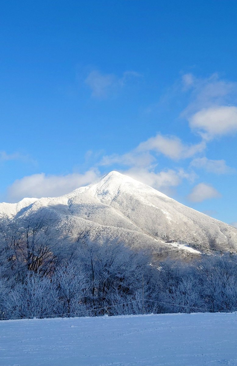 🏔️🏔️おはようございます!!🏔️🏔️
凍てつく磐梯山です!!
涼んでくださいね～🤗🤗🤗