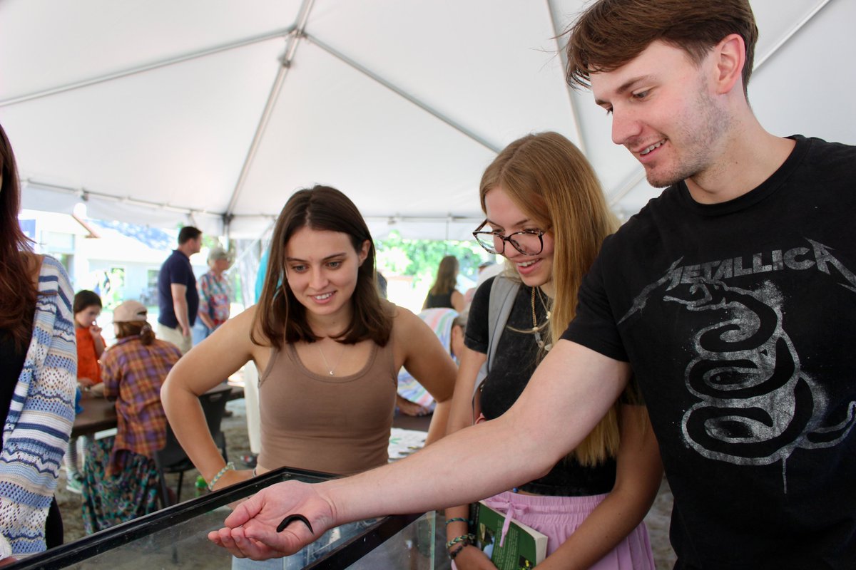 UMBS's tweet image. SUNDAY: If you&apos;re in northern Michigan this weekend, consider stopping by the @UMich Biological Station for our Open House from 11:30 a.m. to 2 p.m. Sunday, July 13. The free, public event is kid friendly. myumi.ch/JPEAg