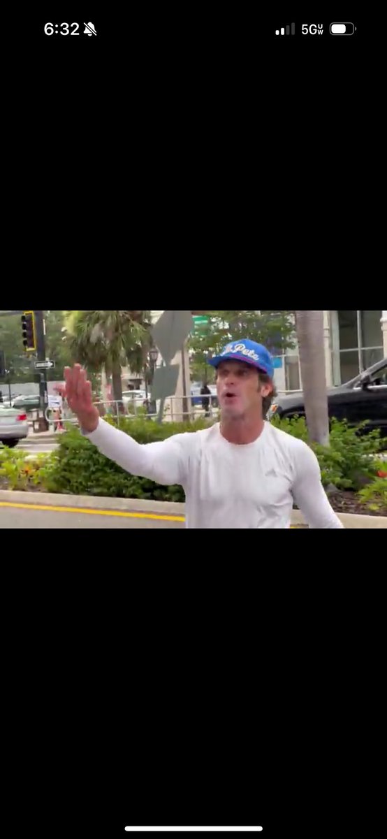 jerrhansen505's tweet photo. @EricLDaugh Hilarious how he tries to intimidate the guys behind the fence. Look at that pussy slap he’s winding up. Weak men are on the left https://t.co/LZ3vahmvYB