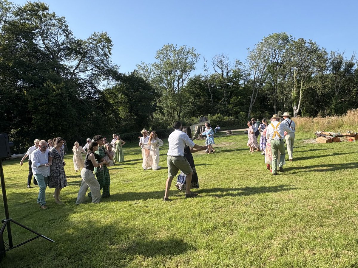 Saturday’s outside office at Rhydowen.  A bit on the warm side!