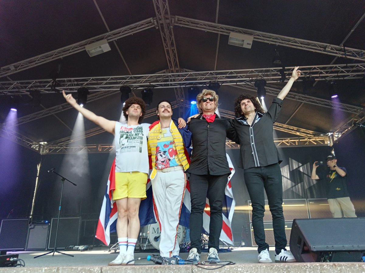 BeatRouteRadio's tweet photo. A massive thank you to everyone who joined us at #RushdenPartyInThePark - what an amazing day!

@rushdencouncil https://t.co/TjIj7m6yK8