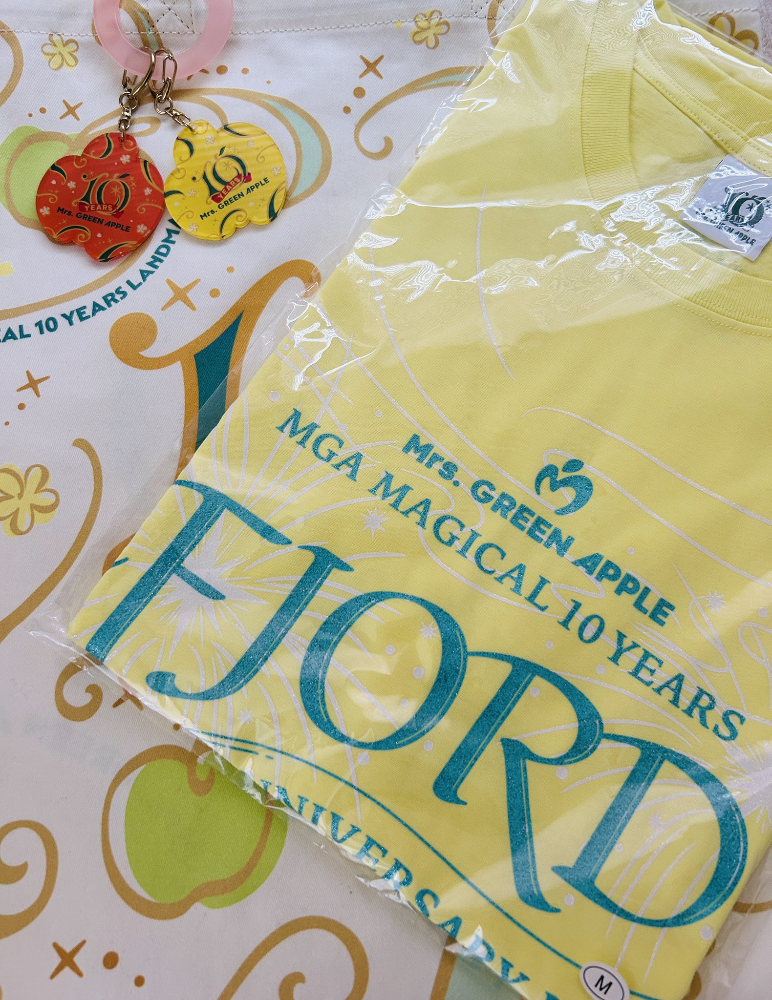 Mrs. GREEN APPLE 10周年記念Tシャツ クロップド 黄色