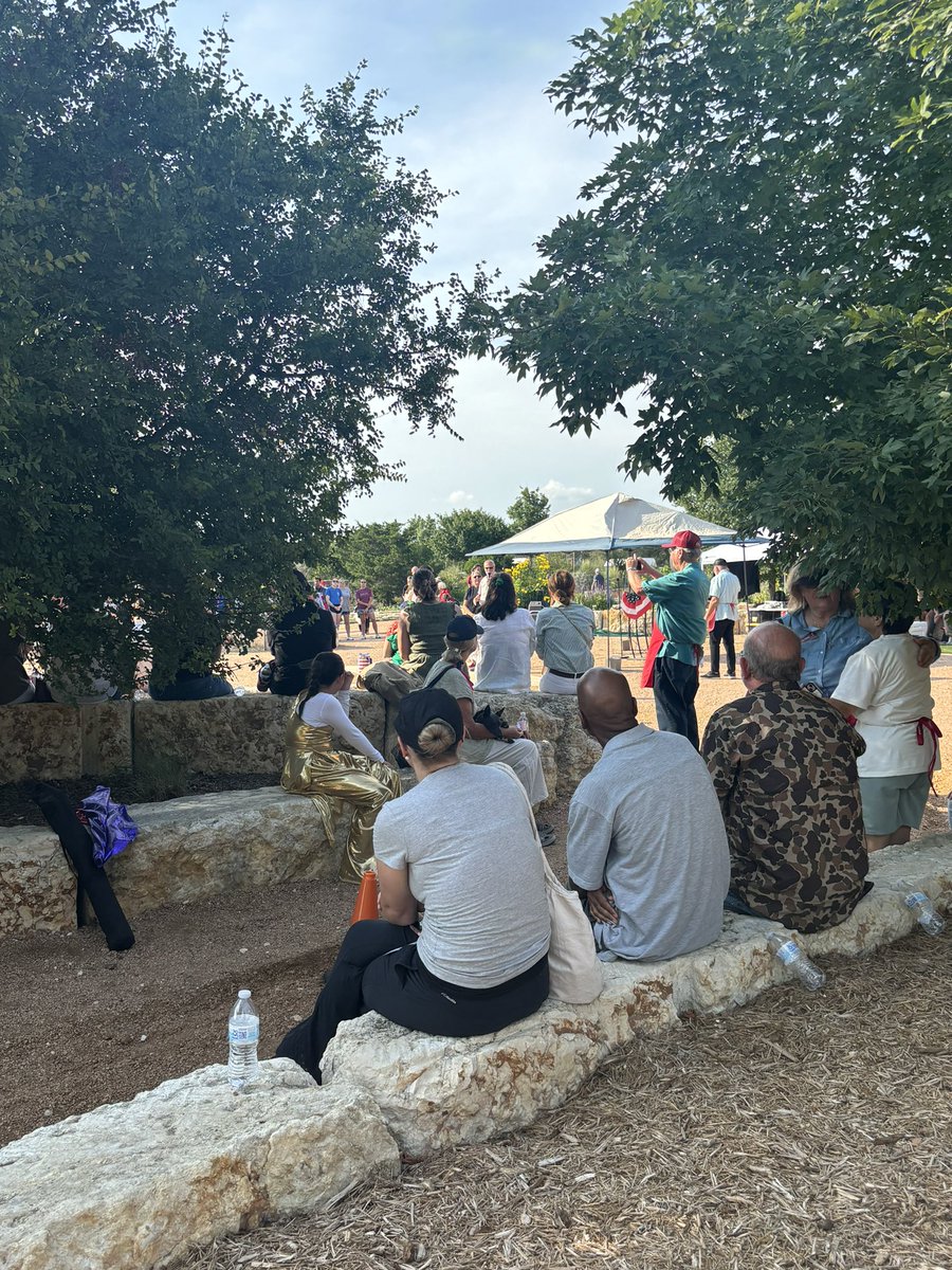 orko_manna's tweet image. PRAYING FOR KERRVILLE: Community members, including those who know people who were tragically killed in the devastating July 4th floods in the #Texas Hill Country, are gathering tonight for a prayer vigil. This is at The Coming King Sculpture Prayer Garden in #Kerrville. @KHOU