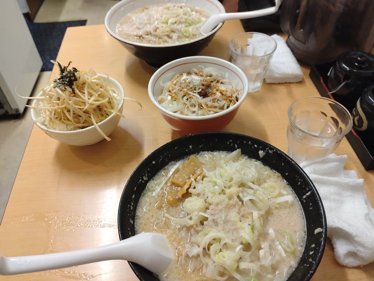 75_actor's tweet image. 【🍜出演情報🥟】
おはようございます。本日紹介するご飯はとあるラーメン屋さんの醤油ラーメン。ネギご飯、あぶらご飯と呼ばれるご飯も絶品です。観劇後や出演後に食べたくなります。
予約フォーム👇🏻
shibai-engine.net/prism/webform.…
#エルムぺトリコール
#俳優
#舞台
#飯テロ
#ラーメン
#光岡菜々子