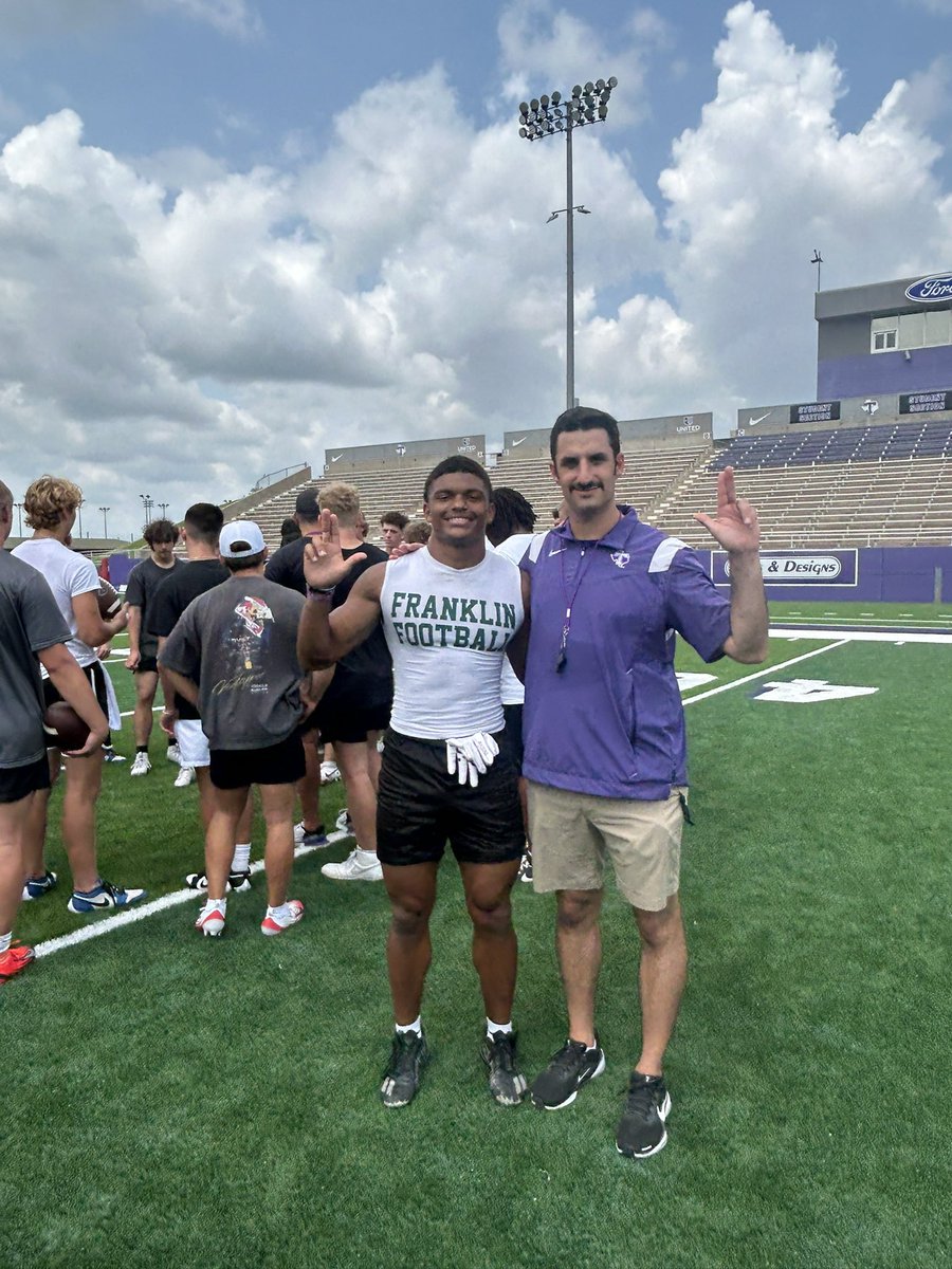 Roger_FultonJr's tweet image. Always a good time at Tarleton! I appreciate the work and learning opportunities, looking forward to to see what the future holds 💜🤝🏾 @CoachDJWagner @FBCoachStone @Caharrison10