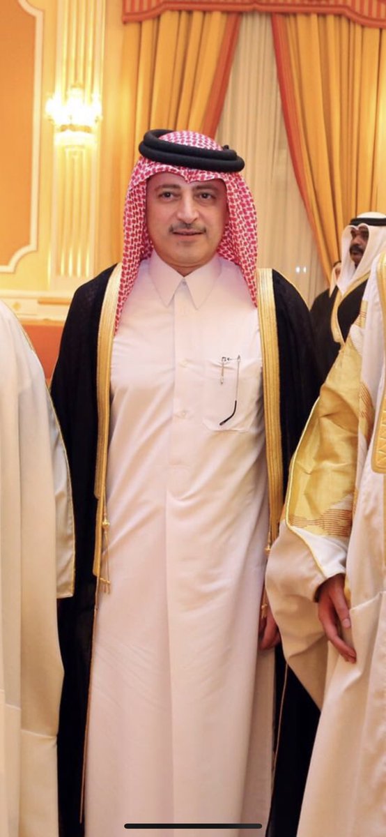 لبيه يا عادل .. علي أبن علي
نعم الأخو .. نعم الرجل .. نعم الصديق

ياللي على عرش المراجل .. معتلي
لك في دروب العز .. يا عادل طريق

لي الشرف في معرفتك .. والفخر لي
انا اشهد  أنه .. دايم حجاجك طليق

والله يا عادل .. ويمين الله علي
أنك رفيق العمر .. مامثلك رفيق

<a href="/AdelAliBinAli/">عادل علي بن علي</a>