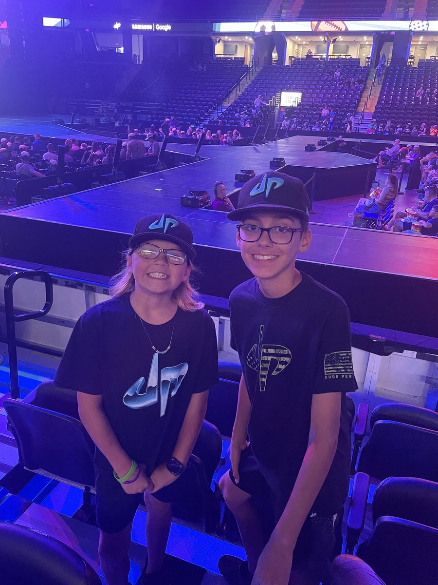 Gideon and Judea are ready for the #dudeperfecttour in St. Charles!