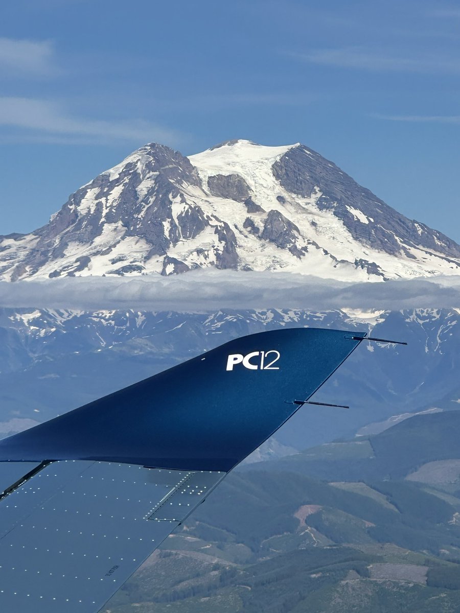 trengriffin's tweet image. Mount Ranier is looking good right now from a Pilatus PC-12.
