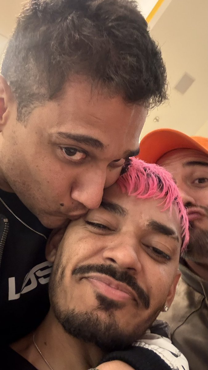 Poobretion's tweet image. Capitão da los estar pronto pra viagem, partiu arabia 🫡 @kakavelT1 @rodrigofee2