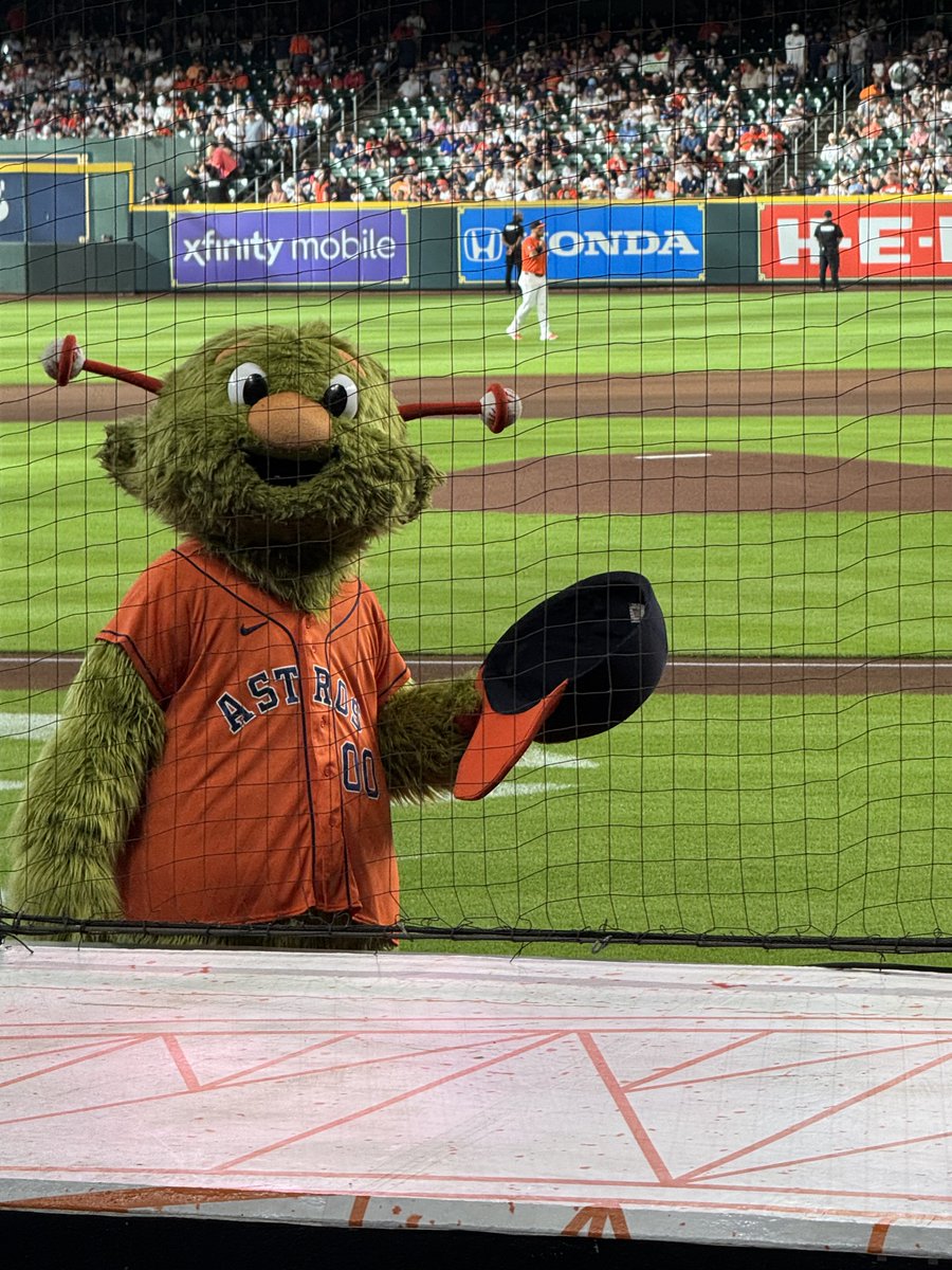 Lucky_____Me's tweet image. Baseball night ⚾️