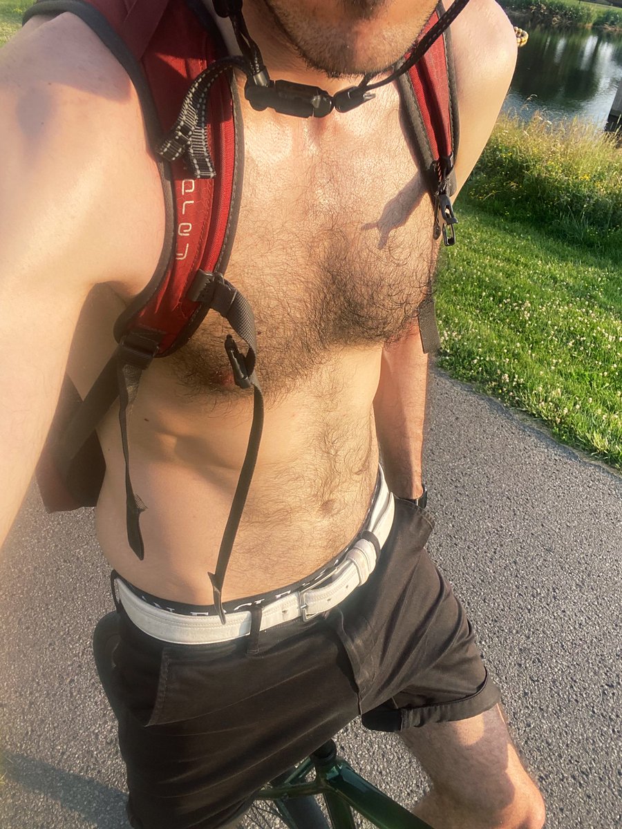 Too hot to bike with a shirt today 😮‍💨 #gaymontreal #gayotter #gayhairy