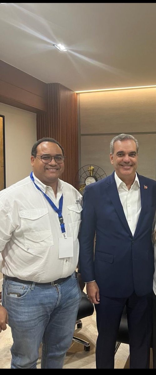 Aprovecho antes de que termine el día para felicitar a quien ademas de líder de nuestro partido y de nuestro país, es mi jefe y amigo el presidente ⁦<a href="/luisabinader/">Luis Abinader</a>⁩, salud y sabiduría para seguir guiándonos hacia un presente mejor para todos