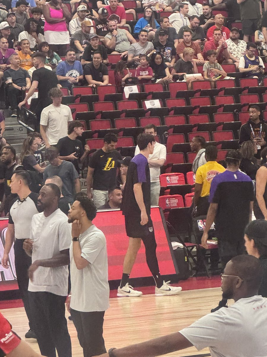 Live from Vegas to watch Maxime Raynaud in summer league!