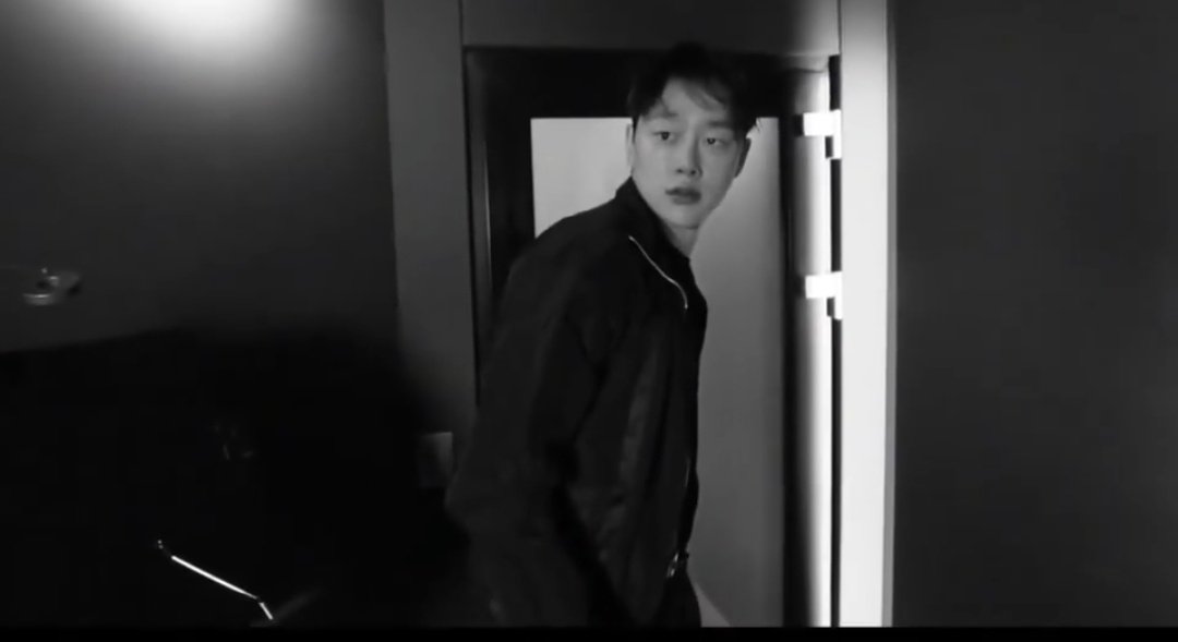 joyfuldays's tweet photo. HELLO??? KWON HYUNBIN?? https://t.co/2yTgpVgsQ7