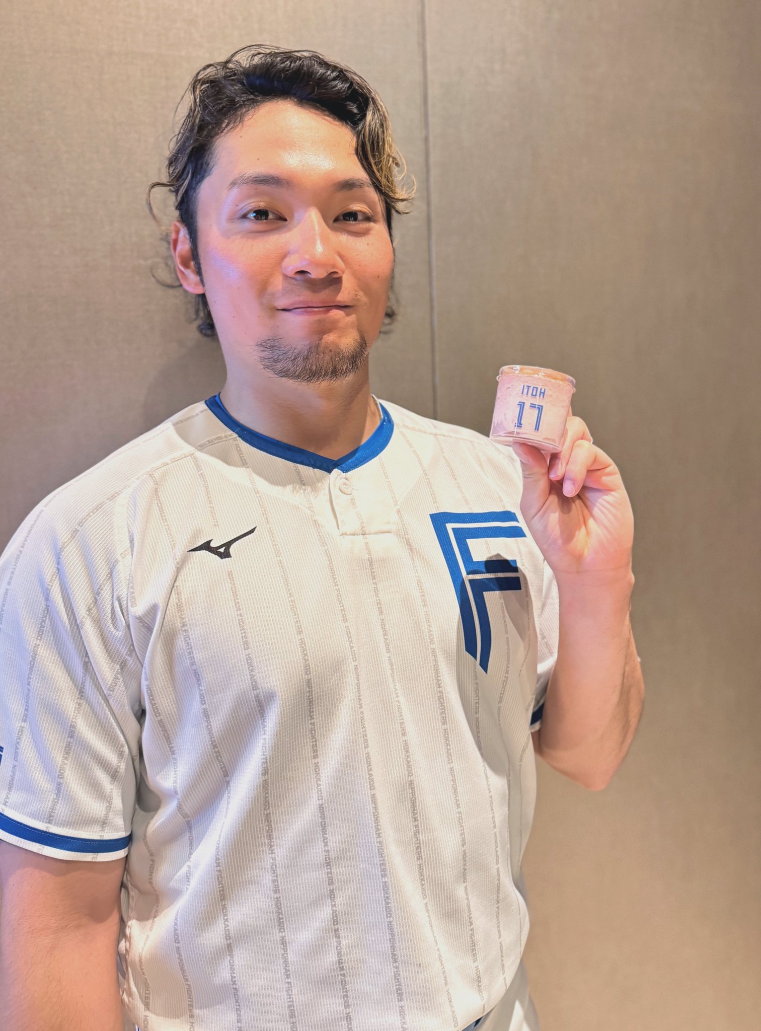 T*K様 北海道日本ハムファイターズフード付きブラック監督・選手愛用Msize T*K様 北海道日本ハムファイターズフード付きブラック監督・選手