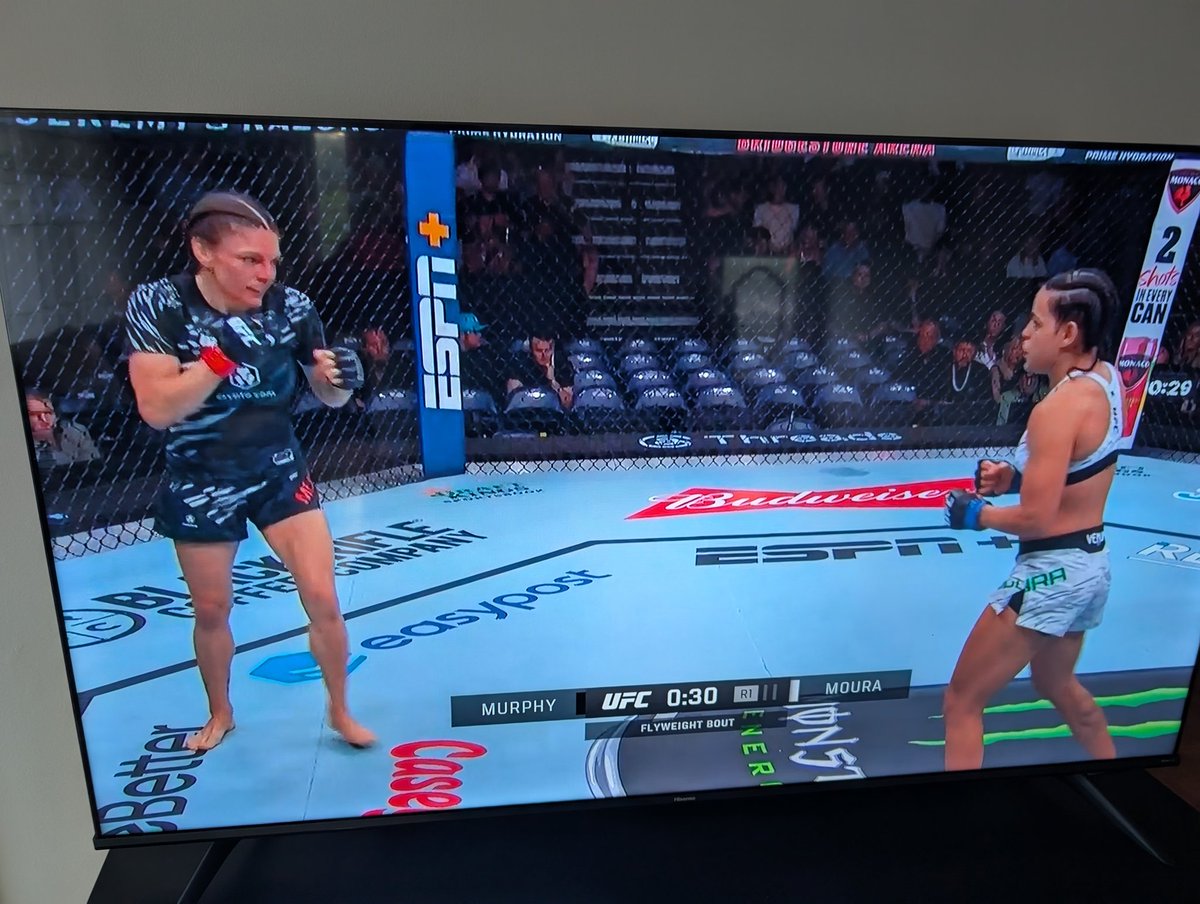I'm always amazed and chagrined to see those front rows empty seats.
If one day I attend a UFC show, I will be there for the first fight to the end of the last one #UFCNashville
<a href="/ufc/">UFC</a>
<a href="/AngieFF007/">Angie</a> 
<a href="/TheHumbleCanuck/">🍁🇨🇦 Shawn 🇨🇦🍁</a>