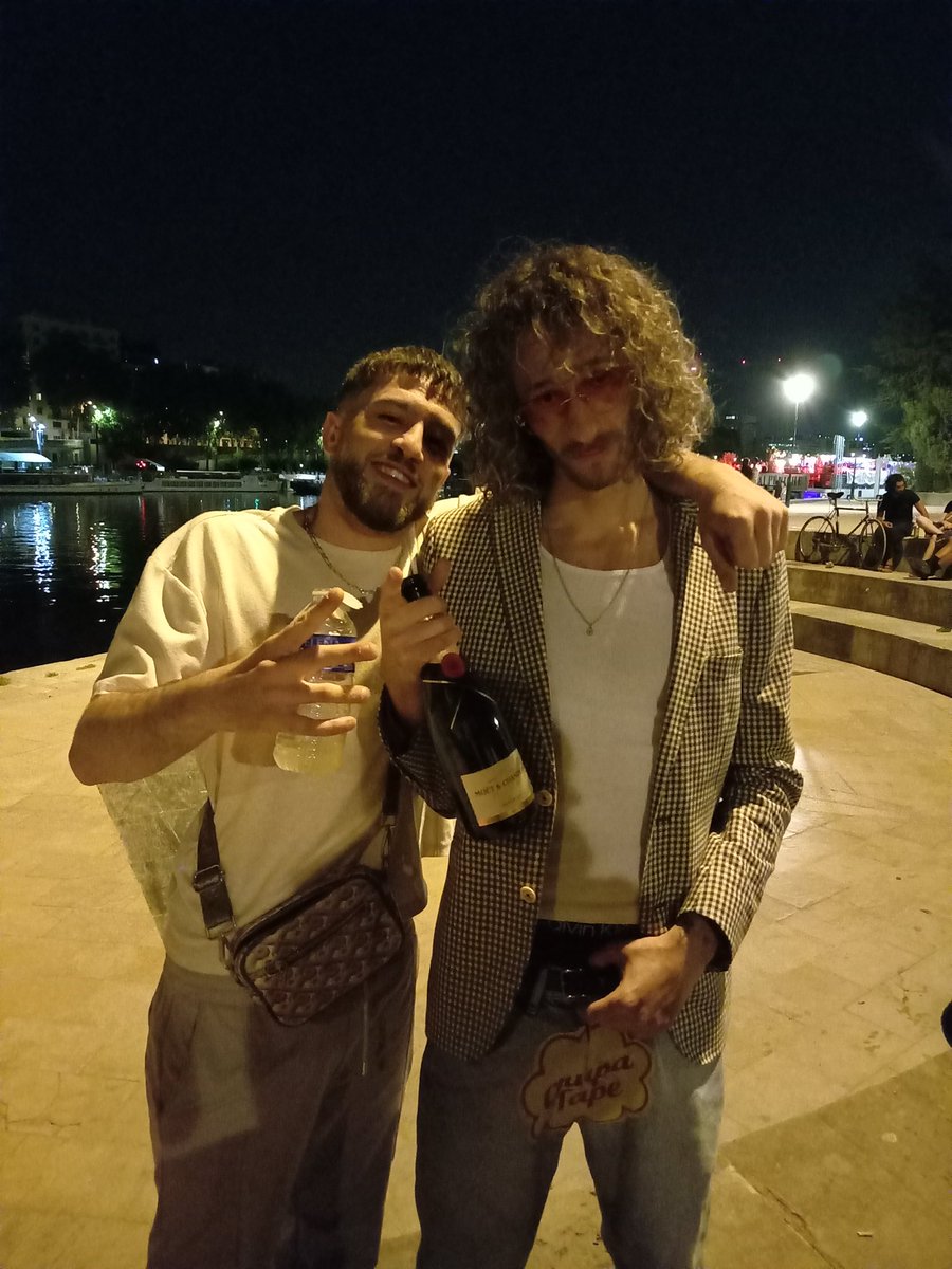 Connexion entre les deux meilleurs rappeurs antillais, 971-974 main dans la main <a href="/dionilevizir/">MONSIEUR DIONI LE VIZIR</a> <a href="/nevon___/">NEVON 🔌</a>