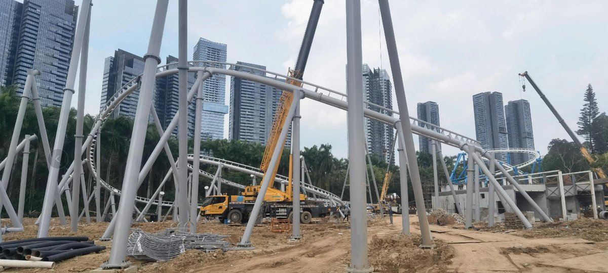 VHCoasters's tweet image. Work on the new swing launch motorbike coaster at Happy Valley Shenzhen is well underway and it is looking very swoopy.

This ride replaces the original Vekoma SLC Shenlin (Kumali) model which opened in 2002 and closed in 2022.