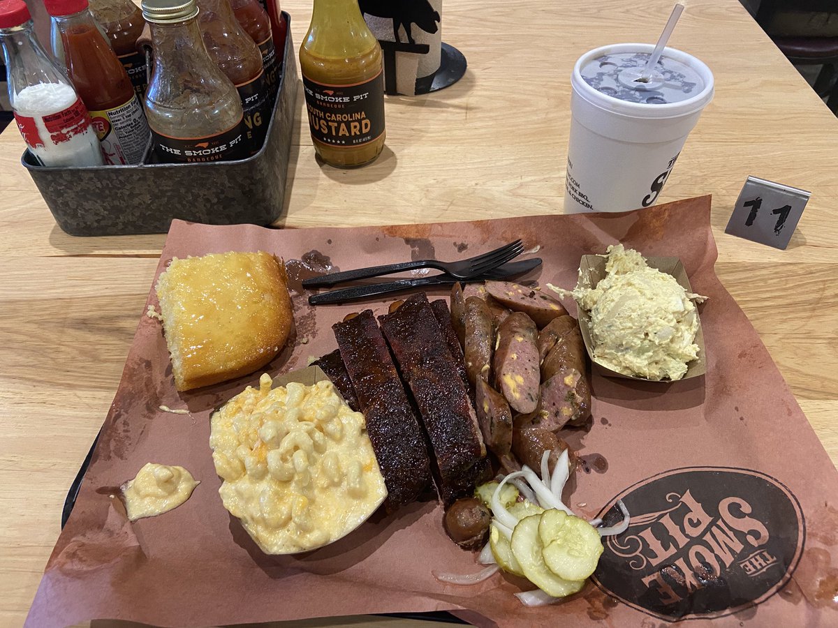 RBL_leader_01's tweet image. Special thanks to @joe_bossone, @cdech23, and the rest of the boys for letting me hang with them today at the #SFB15 Charlotte live draft, talking draft strategy and other ridiculous things. And for the recommendation to @thesmokepitnc! Great food!