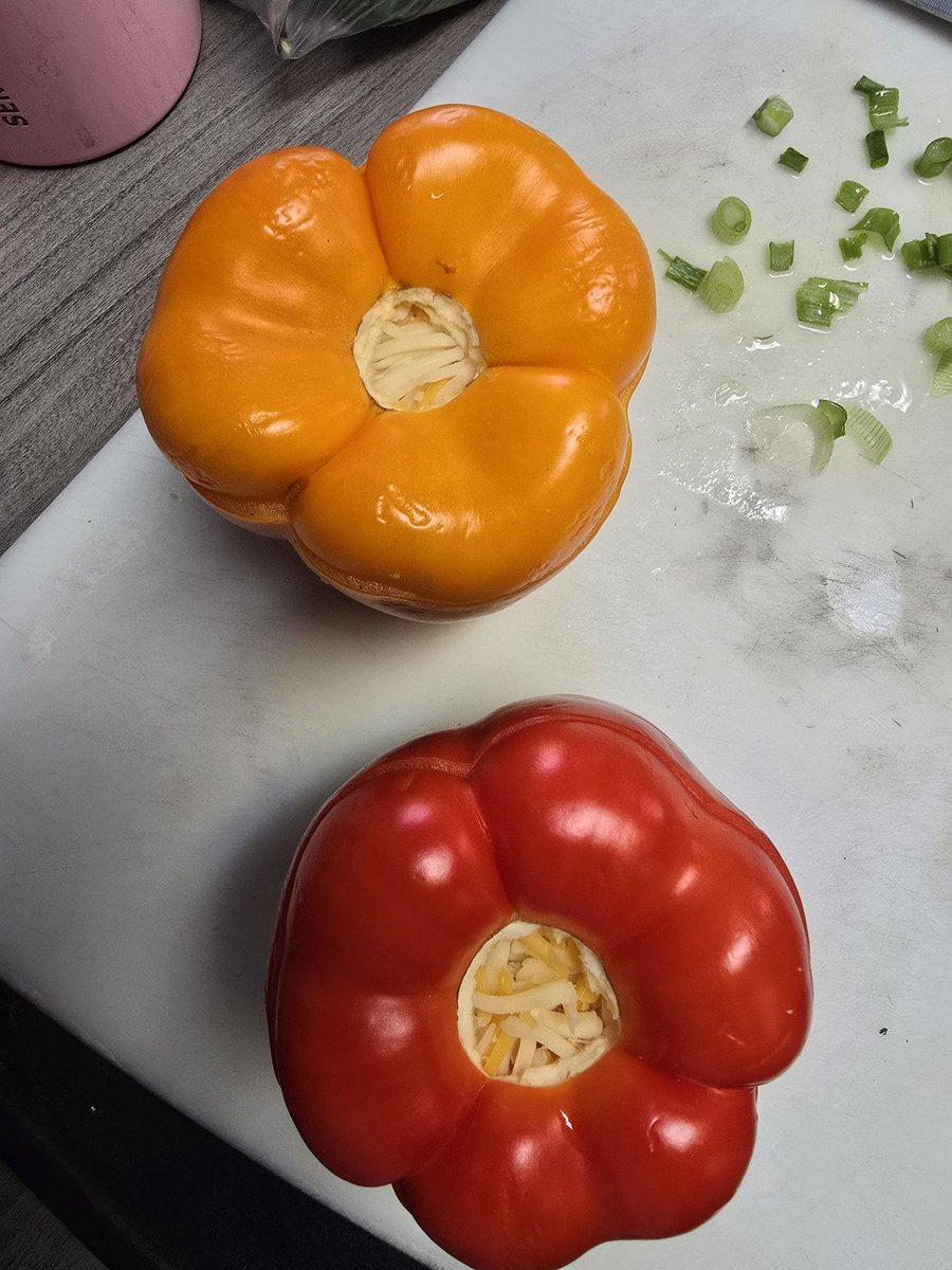 I've been rotating the orange top piece for the bell pepper for roughly 2 mins
