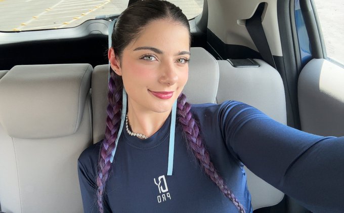 Watch EG GirlOfNox's leaked NSFW photo on TwXstars