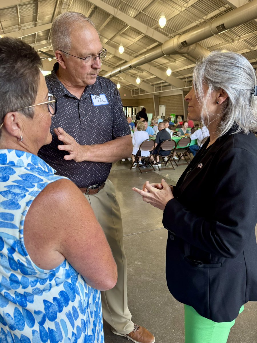 joniernst's tweet image. Great to be with Sec. @MikeNaigIA and folks from across Iowa at his annual Summer Cookout this evening. Mike leads with heart—and always puts our farmers first!