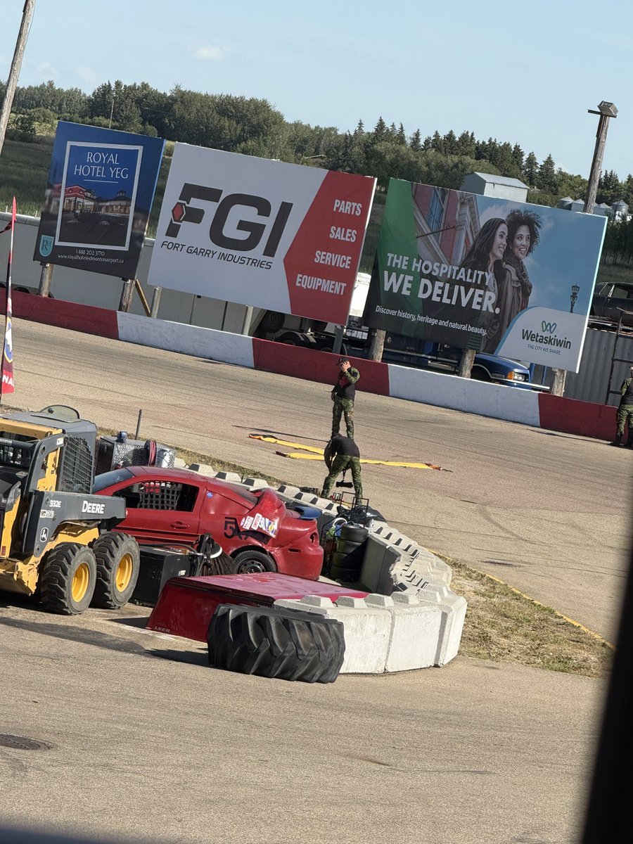 shannon simpson tweet media