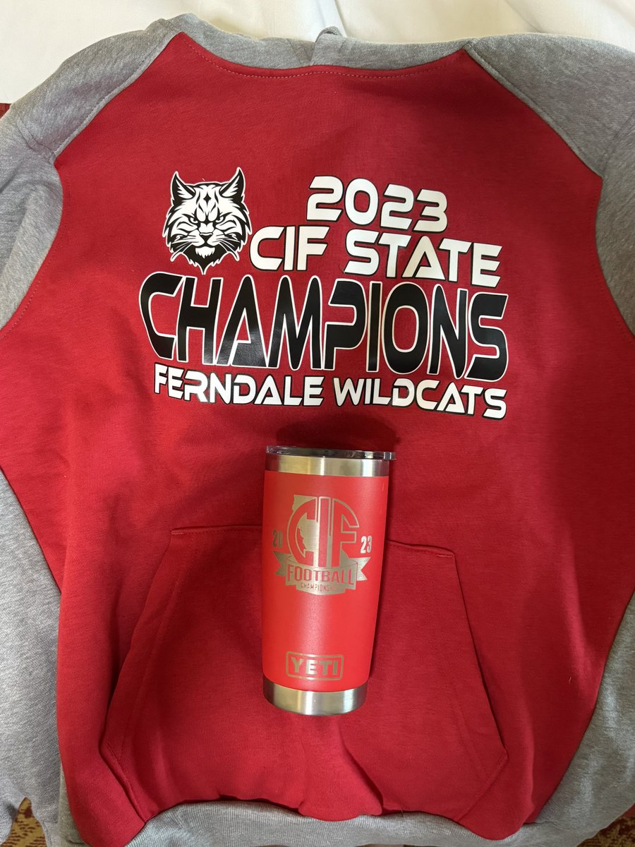Ferndale High School in California has started a tradition of bringing their linemen to our camp (and they have the state titles to prove what they’ve learned).
Today they presented our coaches with some gifts of thanks for all they have learned.
Thanks for these amazing gifts