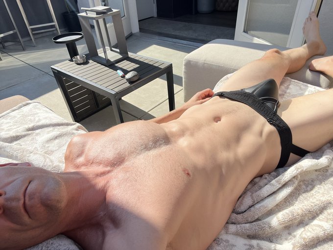 Watch Big C 😎's leaked NSFW photo on TwXstars