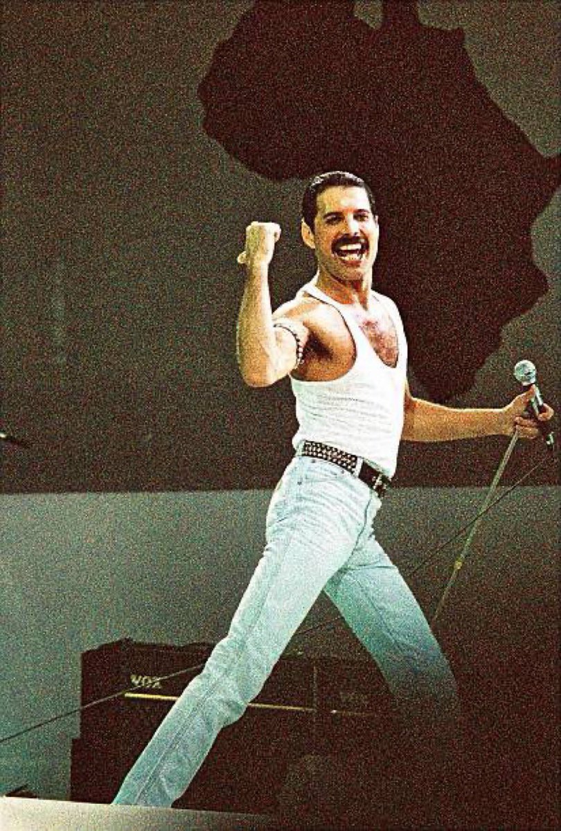40 years ago today, this awesome man conquered the world!
#FreddieMercury 🌎🌍🌏
#LiveAid #WorldRockDay