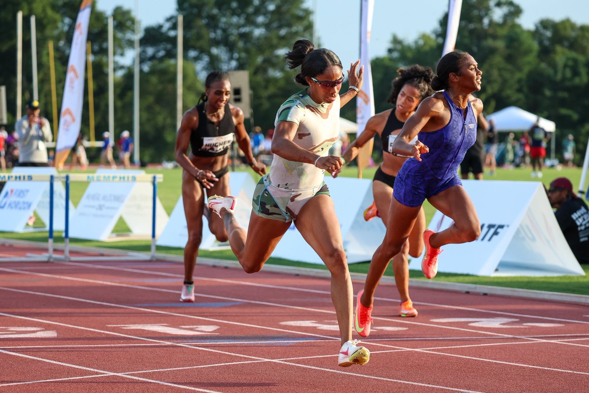 Alaysha Johnson wins the women’s 100m hurdles at the Ed Murphey Classic with a 12.27🔥

Americans dominate the Top Three -

🥇 Alaysha Johnson – 12.27
🥈 Christina Clemons – 12.39
🥉 Destiny Huven – 12.45