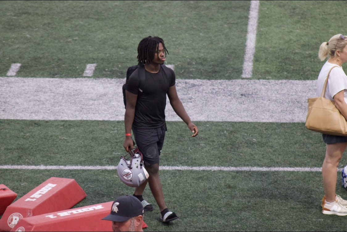 0trajones1's tweet image. Great camp @uwa_football yesterday!!
@CoachT_SCC
@CoachSanders0
@StClair_FBall
@CoachYeah
@TheRealOjHoward