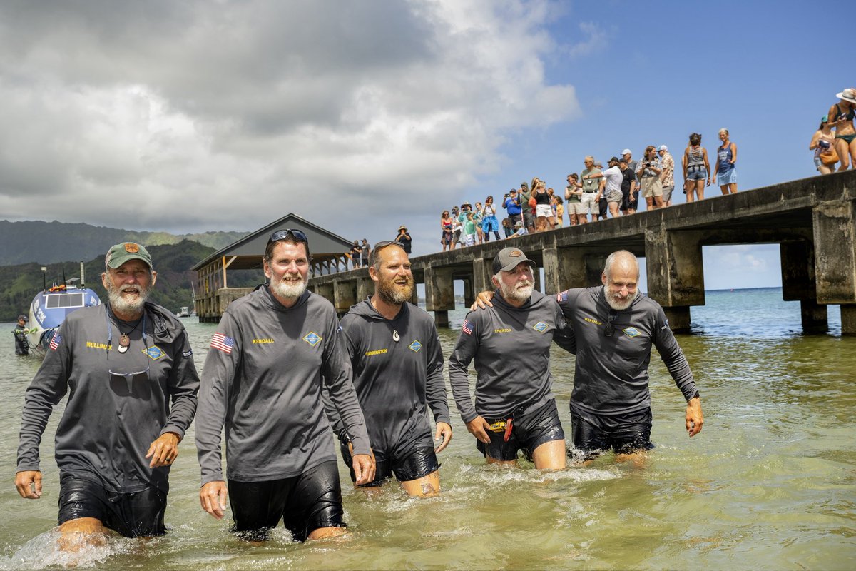 toughestrow's tweet photo. First ALL american🇺🇸 team of veterans to cross the mid-pacific ROWING!!!!
2800 miles🤙🏼

@Michael101753 

#worldstoughestrow #veterans #usbases #USA https://t.co/oqsejh26wD