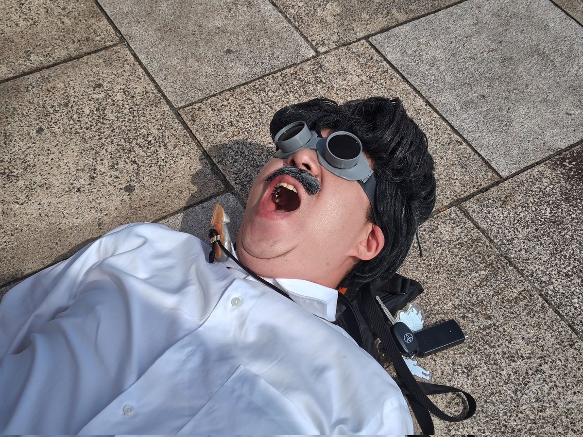 frankhakokodayo's tweet photo. 「イキスギイクイクンアッー！ソーラ・レイが暑すぎる！！！」

#ハコダテコスプレ https://t.co/kRHQnrMyXK