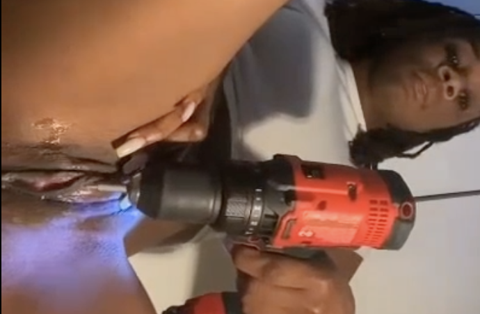belcatya's tweet photo. Woman takes care of Herself with a Drill https://t.co/9KPDgb59NY https://t.co/6RdPCMsZv7