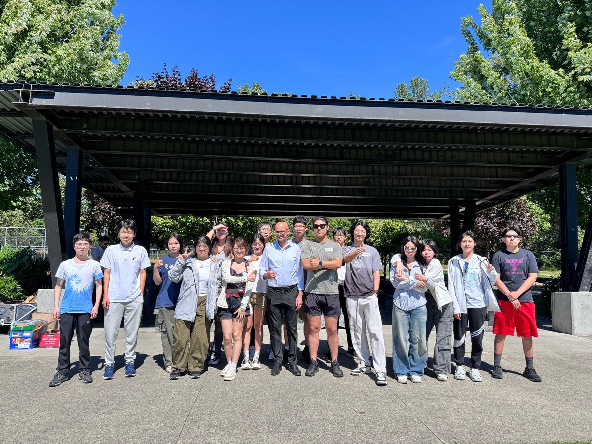 SteveKooner's tweet image. Wow — over 200 people!
Thank you to our incredible team, volunteers, and constituents who joined us for a constituency barbecue in the Queensborough area of our constituency.
I’m truly humbled by all of the support — it only makes me want to work even harder for you.