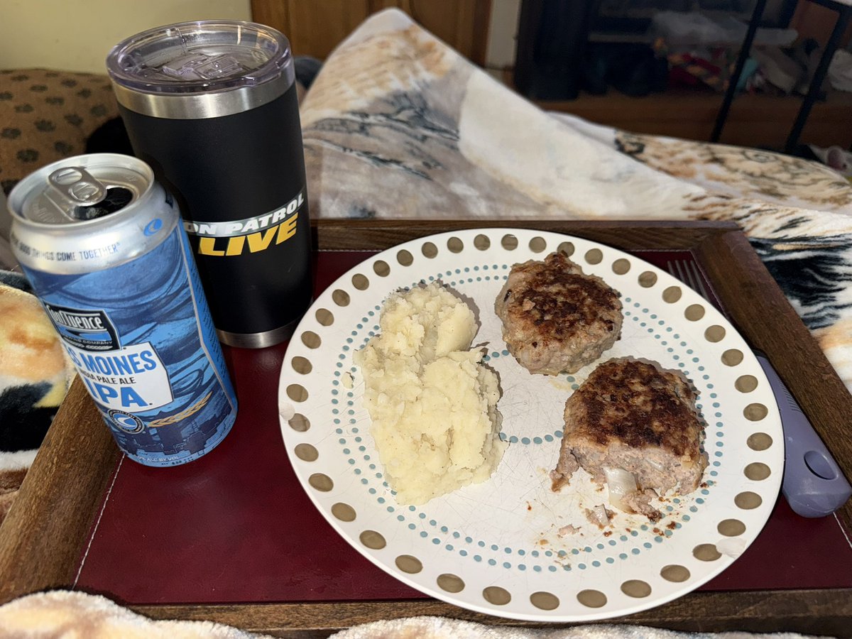 CHDAngelMom's tweet photo. @OfficialOPLive #FirstShiftEntree Frickadellen &amp; mashed taters, @ConfluenceBrew #DesMoinesIPA &amp; @pepsi #Zero w/ @WeinmannMarc 🤤 #OPLive #OnPatrolLive #FirstShift https://t.co/usKxra9pHF