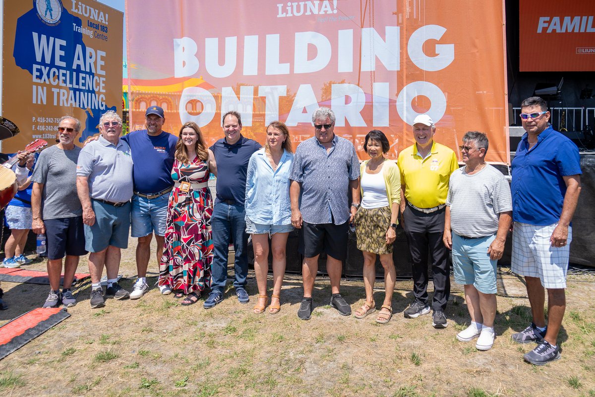 liuna183's tweet image. Day 1 of #FamDay25 at Downsview Park was an incredible celebration of unity, community, and family! 💛
We were proud to welcome thousands of LiUNA Local 183 members and their families—and honoured to be joined by representatives from all levels of government, including Premier…