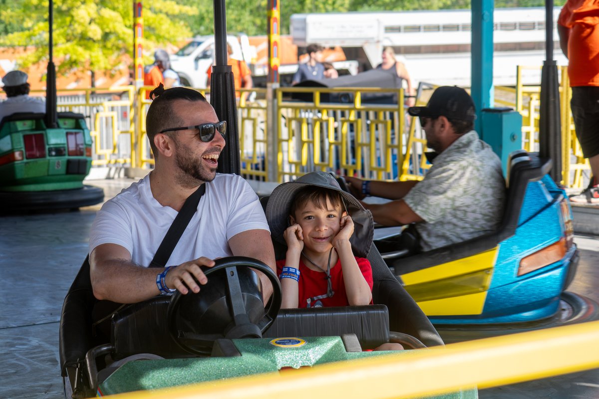 liuna183's tweet image. Day 1 of #FamDay25 at Downsview Park was an incredible celebration of unity, community, and family! 💛
We were proud to welcome thousands of LiUNA Local 183 members and their families—and honoured to be joined by representatives from all levels of government, including Premier…