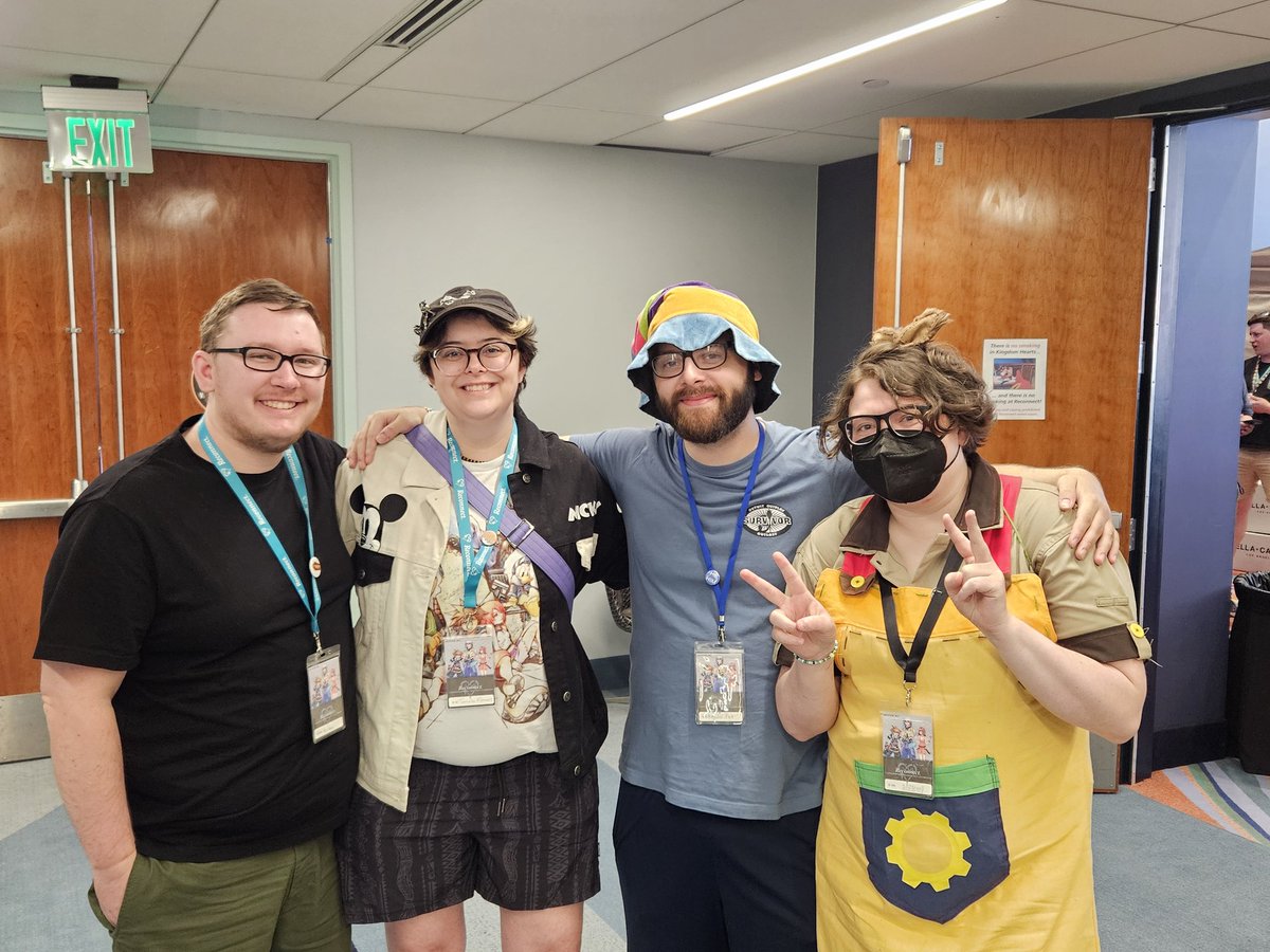 Llentxene (@tennelleflowers) on Twitter photo #khreconnect Look at all these smart, handsome devils! >:0 <a href="/Bio_Roxas/">Bio-Roxas</a> <a href="/TheSubparPatsby/">Regular Pat</a> <a href="/Nikutsune/">🏳️🌈 Niku 🏳️⚧️</a> #khreconnect Look at all these smart, handsome devils! >:0 <a href="/Bio_Roxas/">Bio-Roxas</a> <a href="/TheSubparPatsby/">Regular Pat</a> <a href="/Nikutsune/">🏳️🌈 Niku 🏳️⚧️</a>