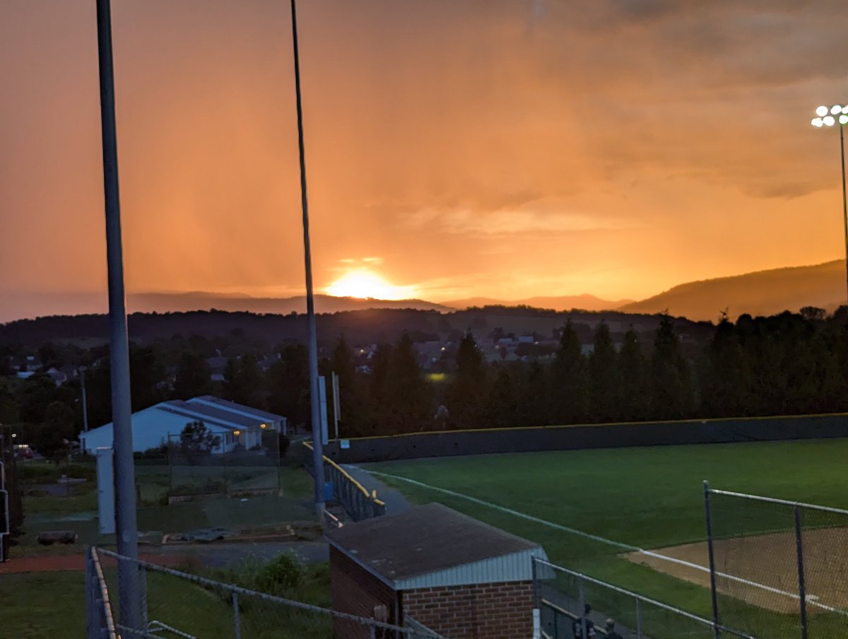 We are in a weather delay here in Broadway.  No update on a return to play.  Clover Hill leads Broadway 3-1 in the top of the 7th.