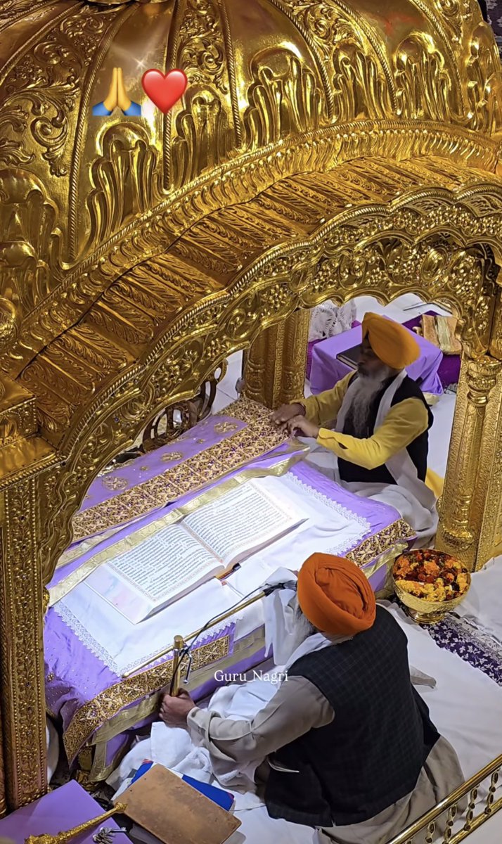 ਮੇਰੇ ਸਤਿਗੁਰਾ ਮੈ ਤੁਝ ਬਿਨੁ ਅਵਰੁ ਨ ਕੋਇ ॥
ਹਮ ਮੂਰਖ ਮੁਗਧ ਸਰਣਾਗਤੀ ਕਰਿ ਕਿਰਪਾ ਮੇਲੇ ਹਰਿ ਸੋਇ ॥੧॥ ਰਹਾਉ ॥
ਵਾਹਿਗੁਰੂ ਜੀ 🙏💮
