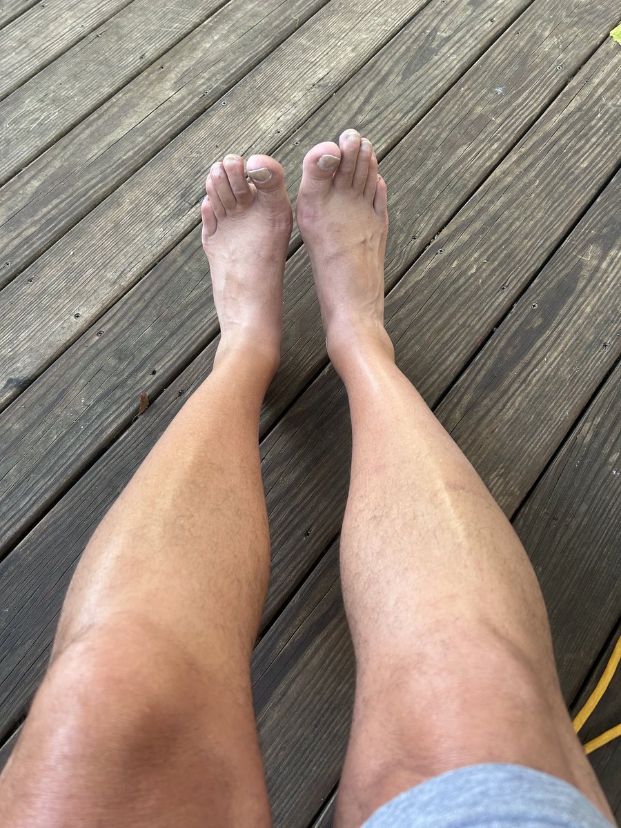 Simonsez0420's tweet image. Can you tell I’m a rider? 😂😂😂
#notinitfortheexcercise