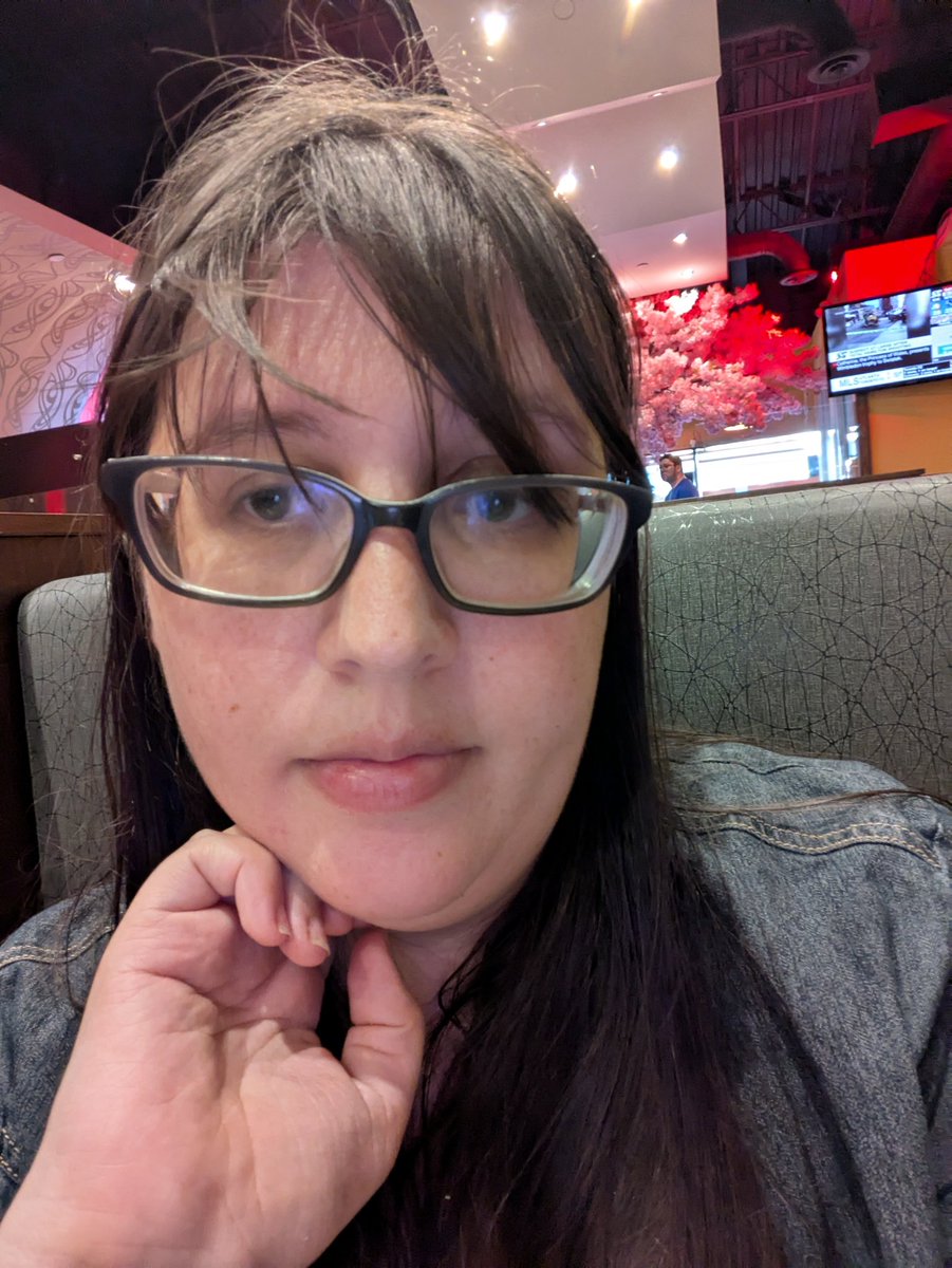 mama2Anna0503's tweet photo. Finally sharing the secret to how I look so young- Sushi date with hubby. https://t.co/x5Rze6LkSp