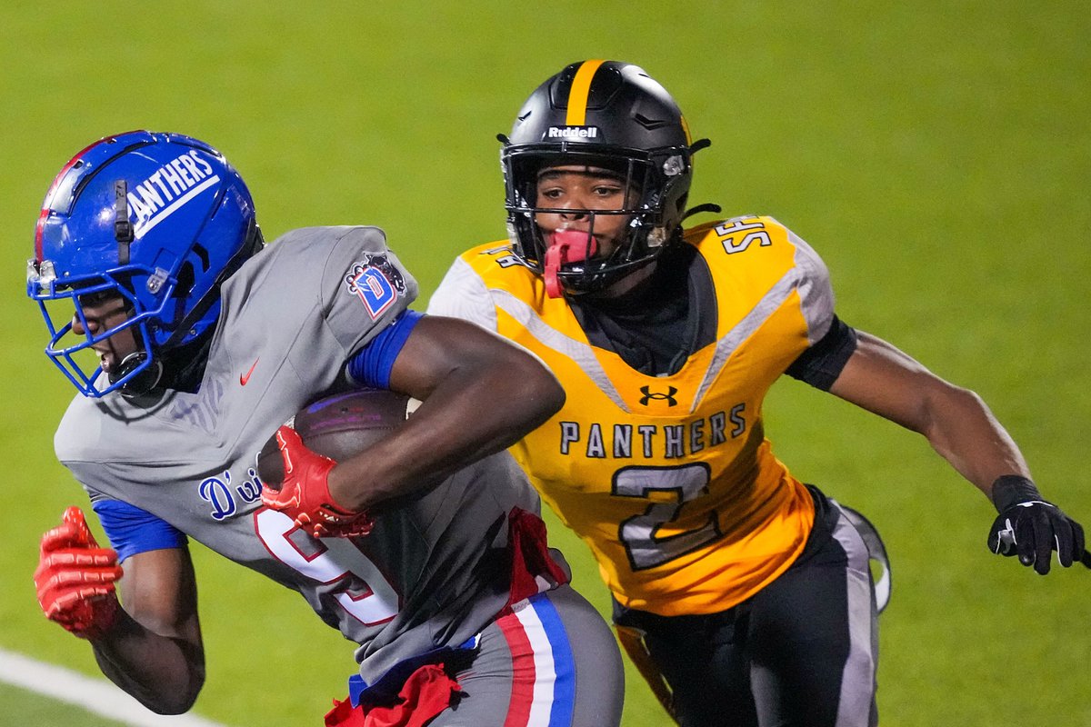 Greg Riddle (@dmngregriddle) on Twitter photo Duncanville's Zach Turner, the No. 1 tight end in the state, commits to SMU.
SMU now has commitments from 10 Dallas-area players, and Turner is coming off a big year for state semifinalist Duncanville.
Read: dallasnews.com/high-school-spā¦
#txhsfb <a href="/SportsDayHS/">SportsDayHS</a> <a href="/zachturner2026/">Zachery Turner</a> <a href="/dctf/">Dave Campbell's ā TexasFootball.com</a> Duncanville's Zach Turner, the No. 1 tight end in the state, commits to SMU.
SMU now has commitments from 10 Dallas-area players, and Turner is coming off a big year for state semifinalist Duncanville.
Read: dallasnews.com/high-school-spā¦
#txhsfb <a href="/SportsDayHS/">SportsDayHS</a> <a href="/zachturner2026/">Zachery Turner</a> <a href="/dctf/">Dave Campbell's ā TexasFootball.com</a>
