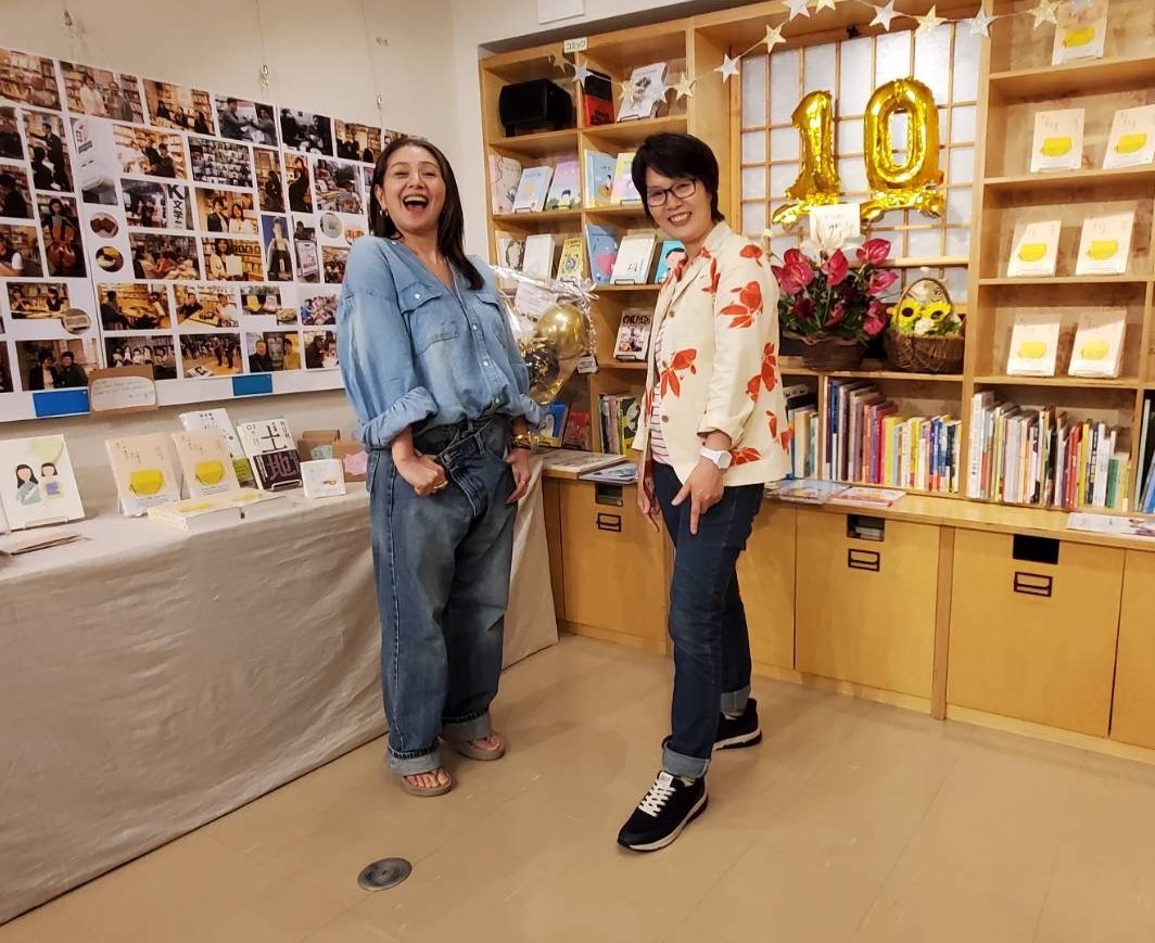 Am_HORIYAMA's tweet image. #CHEKCCORI 祝10周年 #小泉今日子 のトークに胸キュンキュン。「60歳になったら韓国語習うもん」も本気だと思います。同世代としていつも新しい扉を開ける姿にエネルギーもらっています~。記事はmainichi.jp/articles/20250… ほんの一部の紹介、続きはPeatixアーカイブ見てください