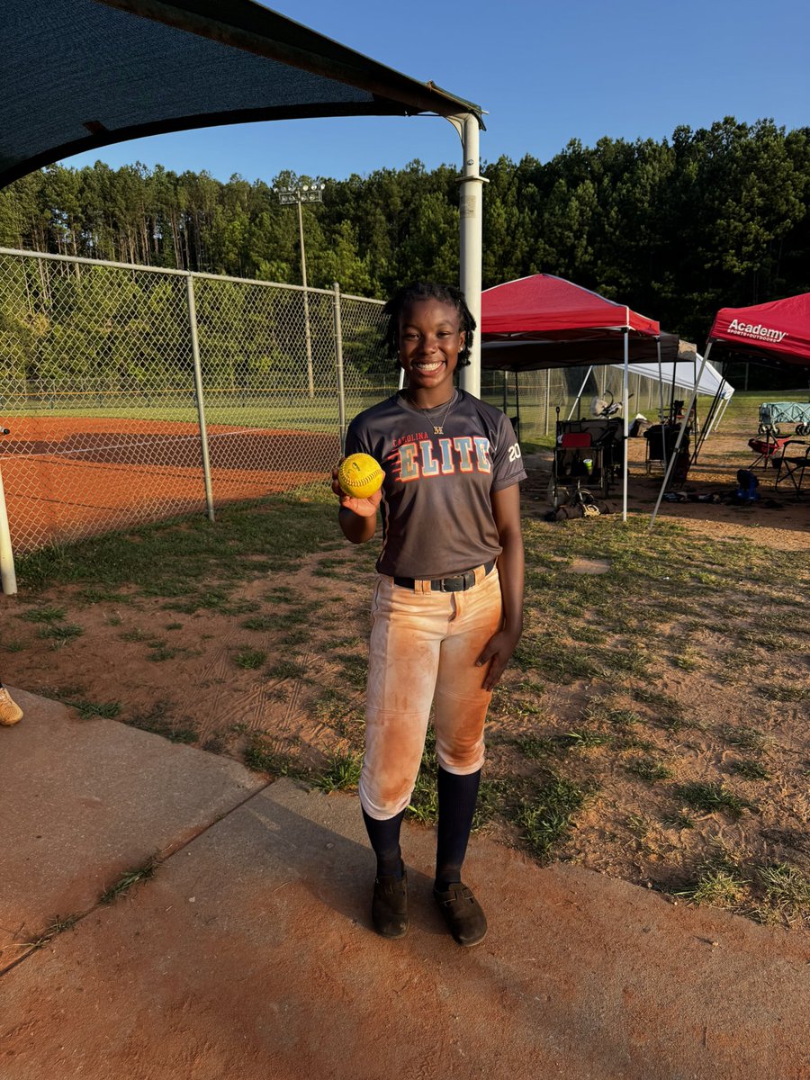 Miya Calhoun to the moon! 🚀 4-0 on the day with 31 runs scored including this BOMB. 💣 see you back at 9 AM!
•
•
Be Elite!